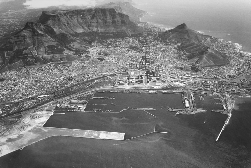cape_town_harbour_1976